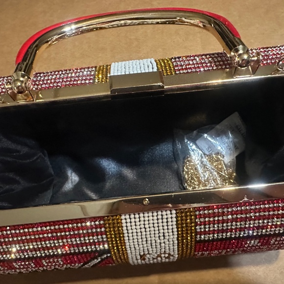 Purses - Picture 3 of 3